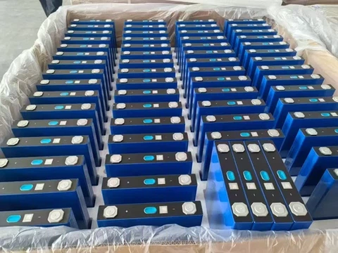 Kiek LiFePO4 elementų reikia 48 V akumuliatoriui?